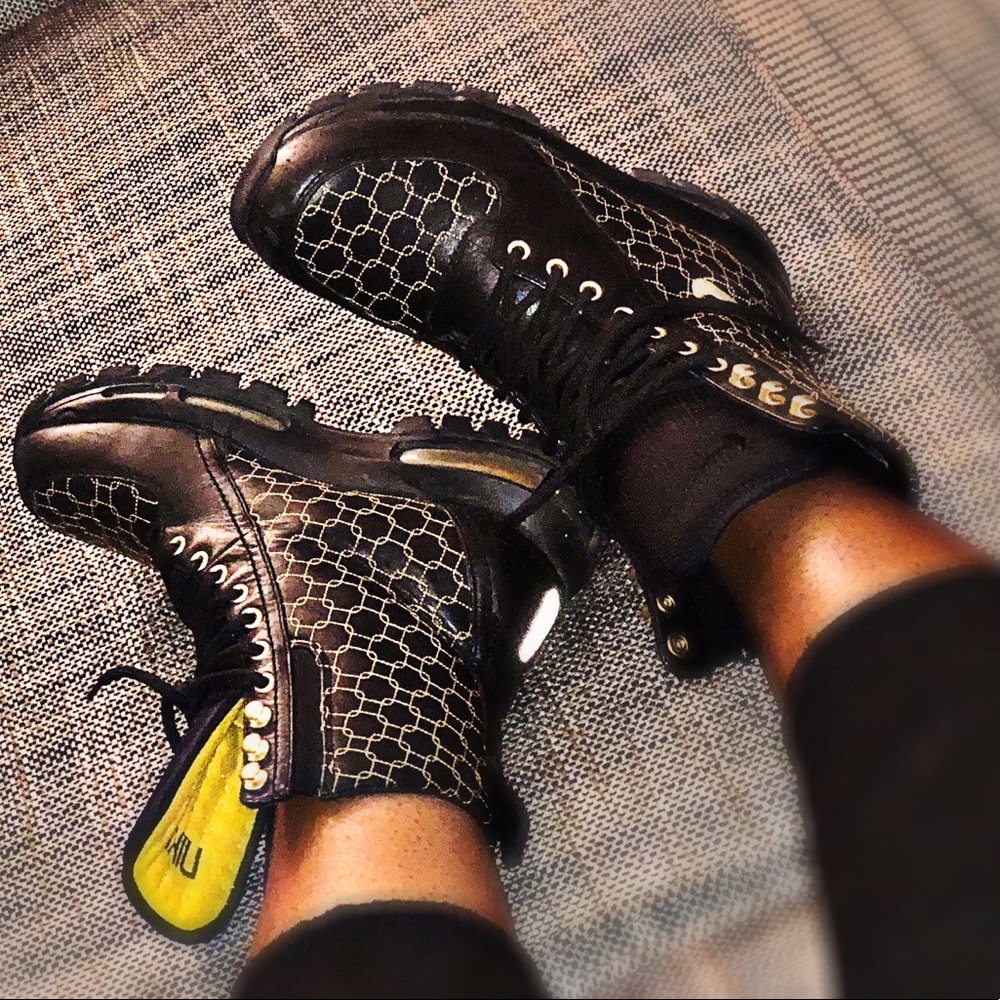 Meet your Posher, Panya